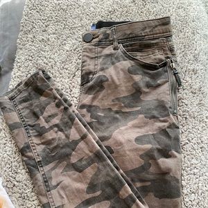 Domacracy Camo Jeggings